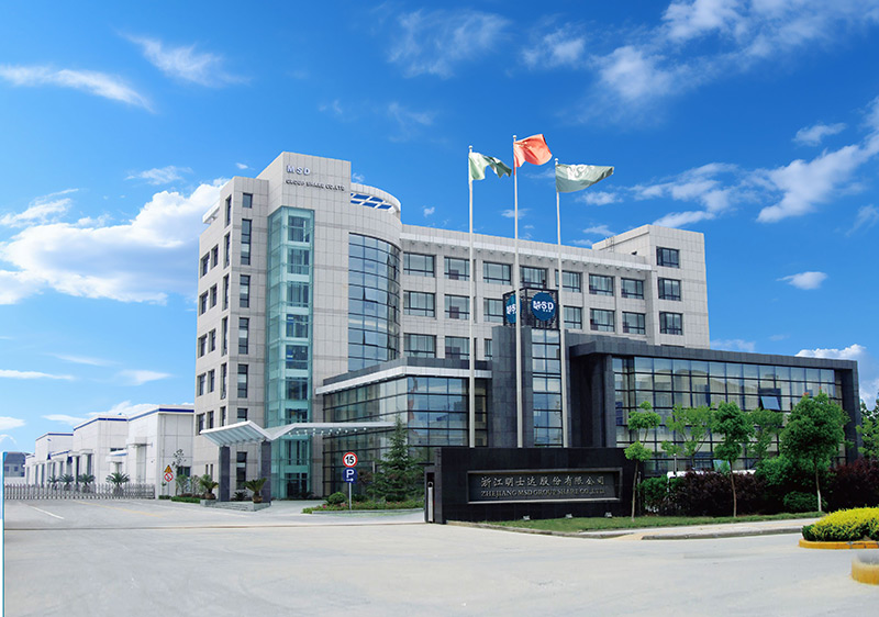 بناء المصنع